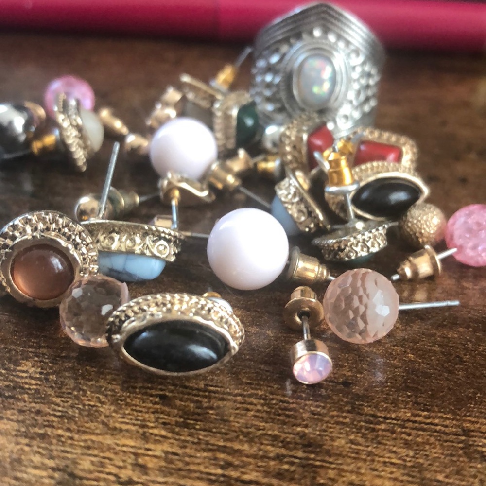 Bundle of earrings
